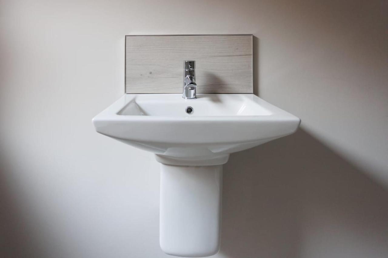 Chic Studio Apartment Central Belfast Sleeps 2. Exterior photo