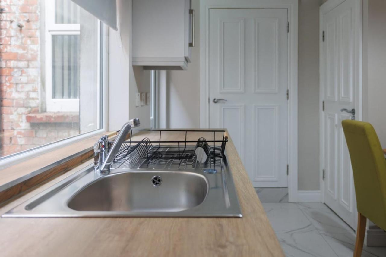 Chic Studio Apartment Central Belfast Sleeps 2. Exterior photo