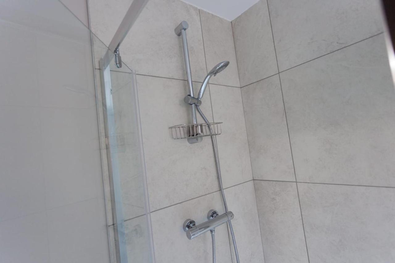 Chic Studio Apartment Central Belfast Sleeps 2. Exterior photo
