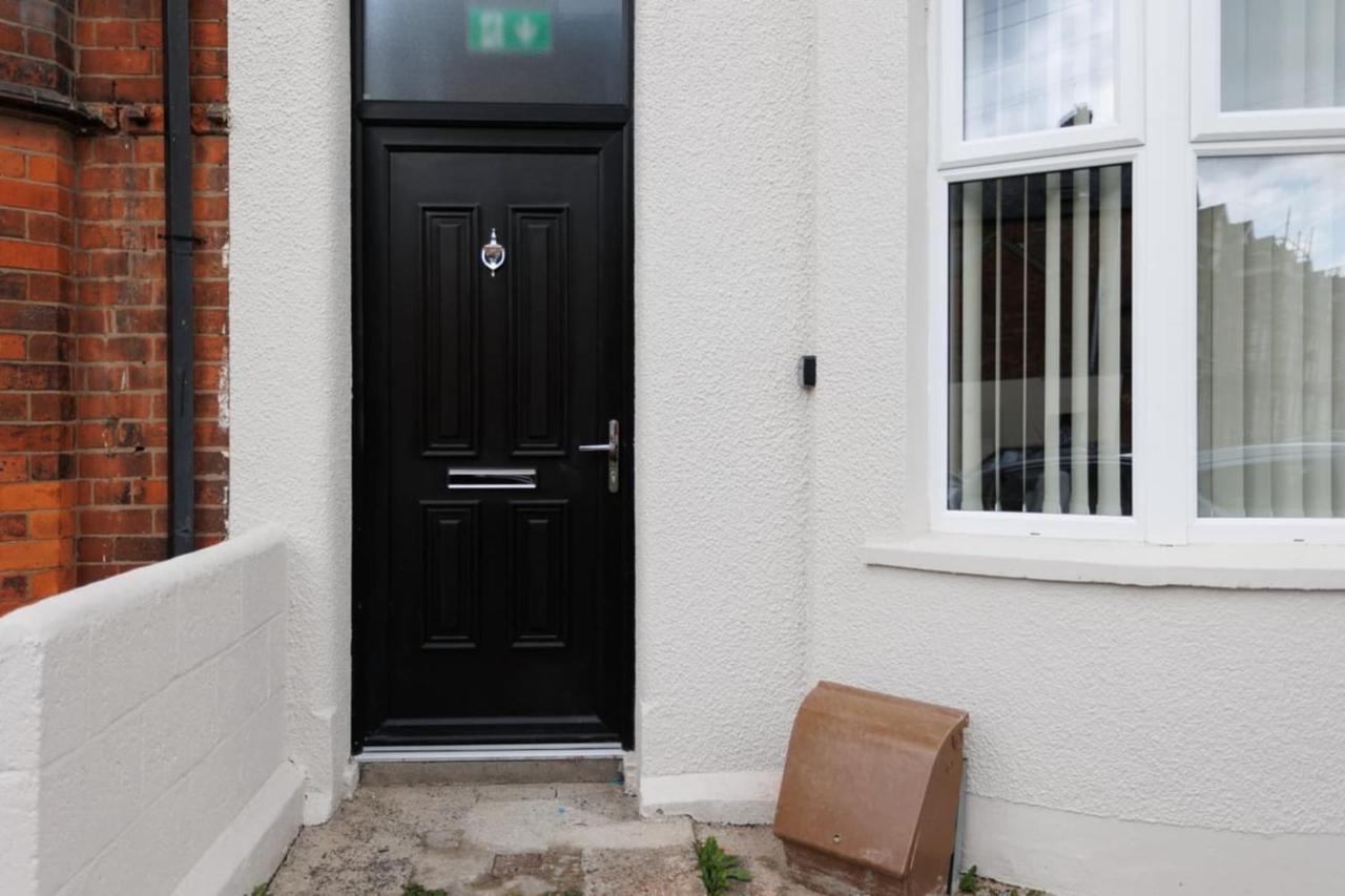 Chic Studio Apartment Central Belfast Sleeps 2. Exterior photo